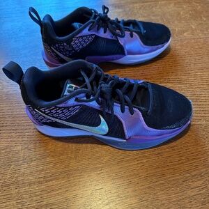 Nike 2 color vision “Sabrina” sneaker size 5Y